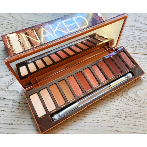 NWT Urban Decay Naked Heat Eyeshadow Palette RARE - Picture 4 of 8